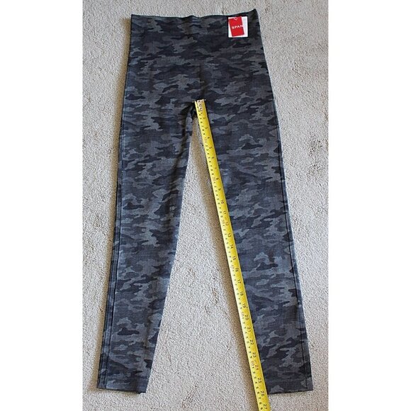 New w/Tags - Spanx Look At Me Now Seamless Leggings in Heather Camo, Large - Picture 5 of 10